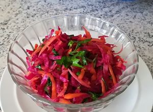 Foto principal de Ensalada fresca de Remolacha (beterraga) y Zanahorias