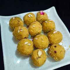 बेसन चूरमा लड्डू (besan churma laddu recipe in hindi)-レシピのメイン写真