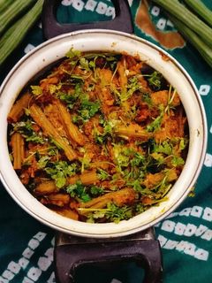 सहजन की मसालेदार सब्जी रेसिपी मुख्य फोटो
