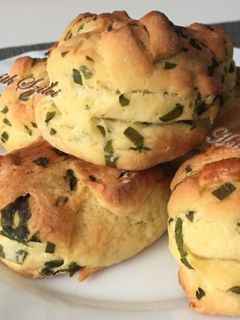Medvehagymás pogácsa recept fotója