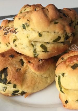 Medvehagymás pogácsa recept fotója