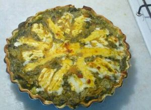Una foto de Tarta de acelga, savora y picadillo