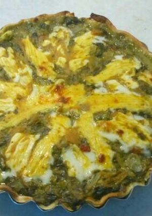 Una foto de Tarta de acelga, savora y picadillo