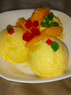 आम की आइसक्रीम (Aam ki ice cream recipe in Hindi) रेसिपी मुख्य फोटो