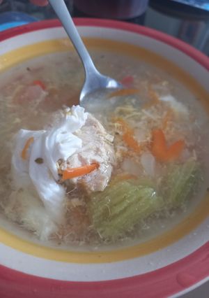 Una foto de Consomé de pollo (Sanadora, Rápida y Muy Rica)
