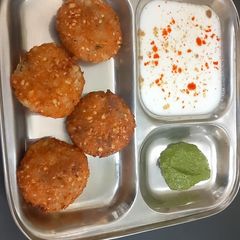 A picture of Sabudana Vada.