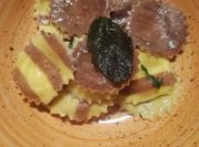 Una foto di pasta fresca colorata