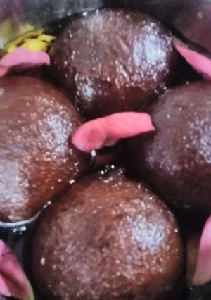 காலா ஜாமூன்(kala jamoon recipe in tamil) செய்முறை முக்கிய புகைப்படம்