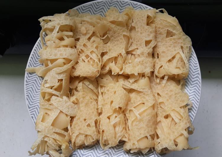 Resep Roti jala (temennya kari daging) 😆, Enak