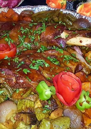 صورة لوصفة شوي كتف خروف مع خضار بالفرن