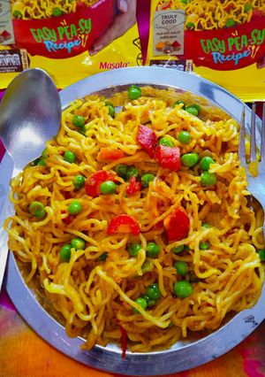 वेजी मसाला मैगी (veggie masala maggi recipe in Hindi) रेसिपी मुख्य फोटो
