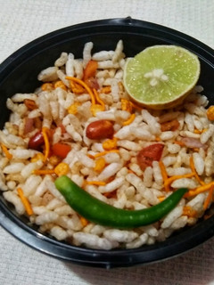 भेल पूरी (Bhel puri recipe in Hindi) रेसिपी मुख्य फोटो