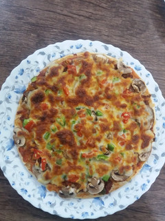 عکسی از دستور پیتزا گوشت و قارچ