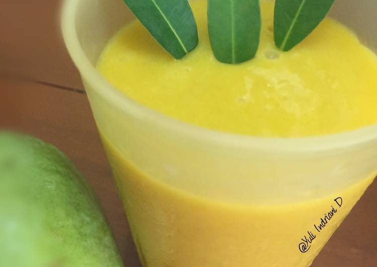 Langkah Mudah untuk Menyiapkan Qweni Mango Juice 🍹 yang Bisa Manjain Lidah