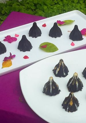 A picture of Chocolate Icecream Modak.