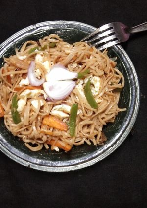 এগ চাউমিন(egg chaow mein recipe in bengali) রেসিপির প্রধান ছবি