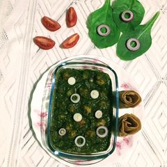 A picture of Aloo Palak.