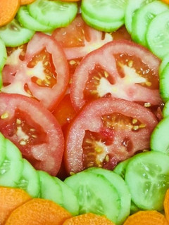 A picture of Tomato cucumber carrot salad#salads.