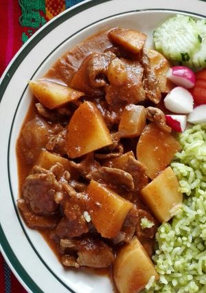 Una foto de Bistec con papas rústico