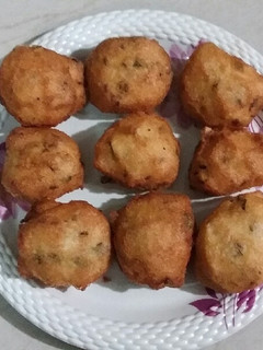 தலைப்பு : உளுந்து போண்டா செய்முறை முக்கிய புகைப்படம்