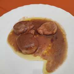 A picture of Solomillo de cerdo al oporto.