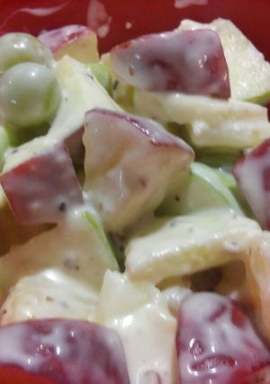 A picture of Creamy boiled apple salad.