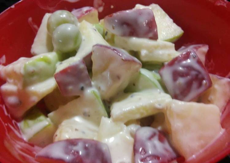 Creamy boiled apple salad