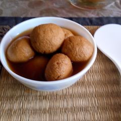 A picture of Khejur gurer rasgulla.