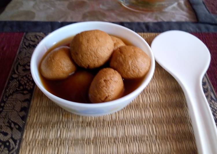 Khejur gurer rasgulla