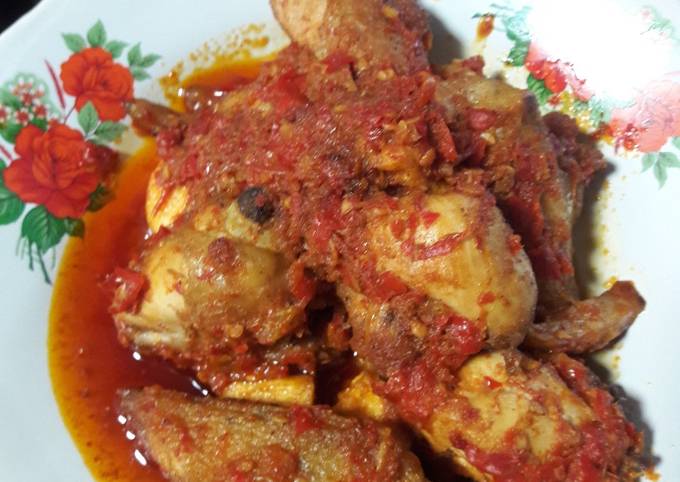 Resep Ayam Sambal Merah Oleh Siska Septiiani Cookpad