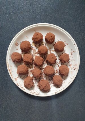 A picture of Simple Chocolate Truffles.