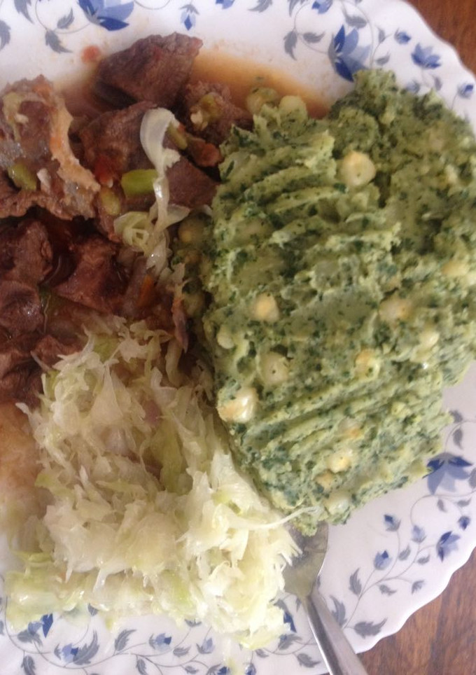 A picture of Mokimo with beef stew.