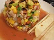 Una foto de cebiche de mango