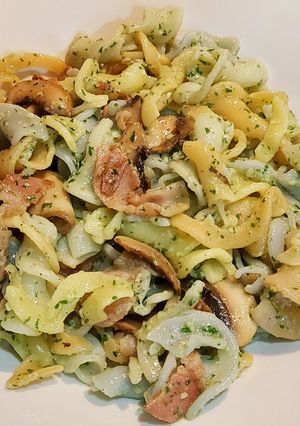 Foto resep Pasta pesto bacon jamur