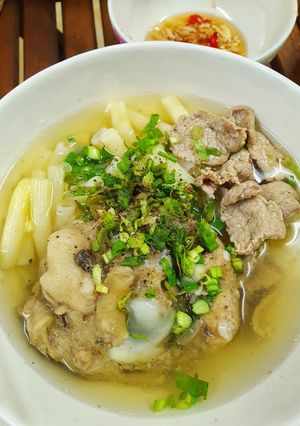 Hình của món Nui giò heo hầm sả.