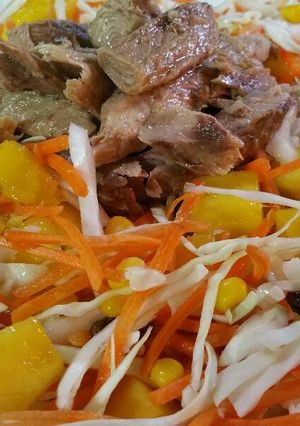 Una foto de Ensalada de mango🍴