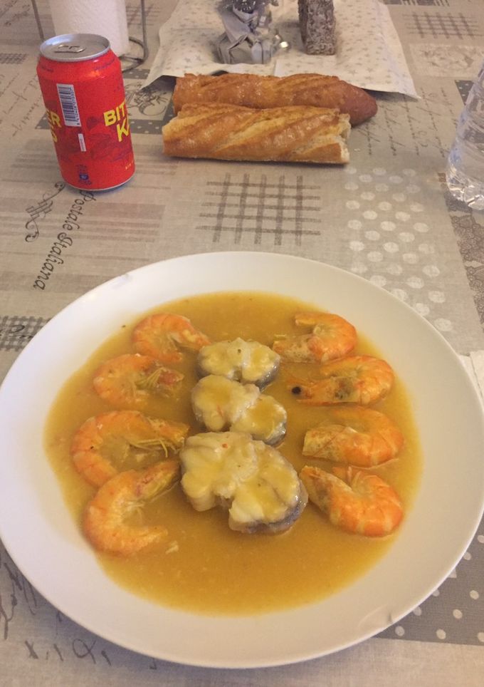 Una foto de Rape con langostinos