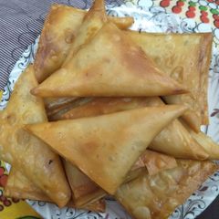 A picture of Chicken Samosa.