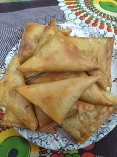 A picture of Chicken Samosa.