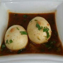 A picture of Egg curry.