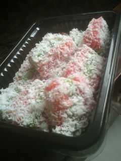 Foto resep Lapis pelangi singkong /ongol2