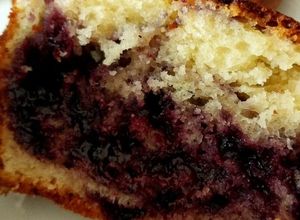 Foto di Plumcake yogurt e confettura di mirtilli