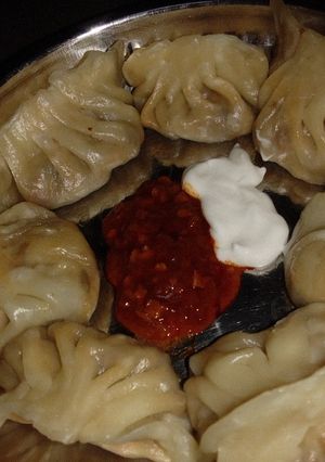 चिकन मोमोस (Chicken Momos Recipe In Marathi) रेसिपी चे मुख्य फोटो 