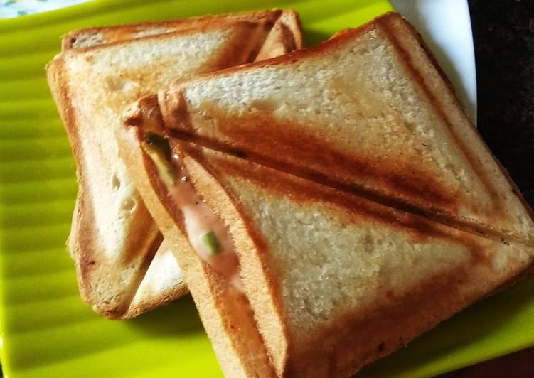 Simple Way to Cook Yummy Myoneese sandwich