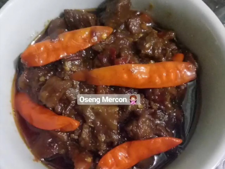 Bagaimana Menyiapkan Oseng Daging Mercon Praktis