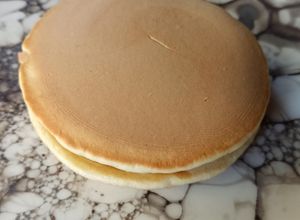 Una foto de Dorayakis (hotcakes japoneses rellenos)