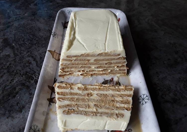 Tarta de galleta con crema de limón