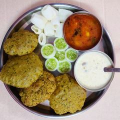 A picture of No Onion No Garlic Puri Thali.