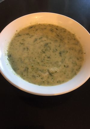 A picture of Parsley and White Bean Soup.