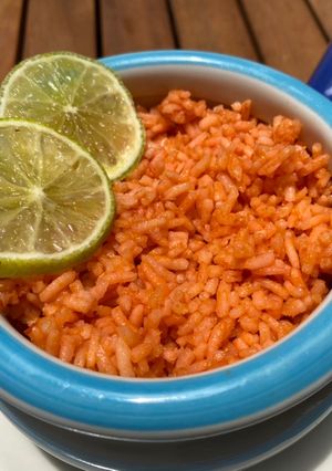 Una foto de Arroz rojo en microondas
